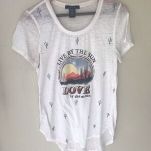 Sable Sky Women's White Graphic T-shirt